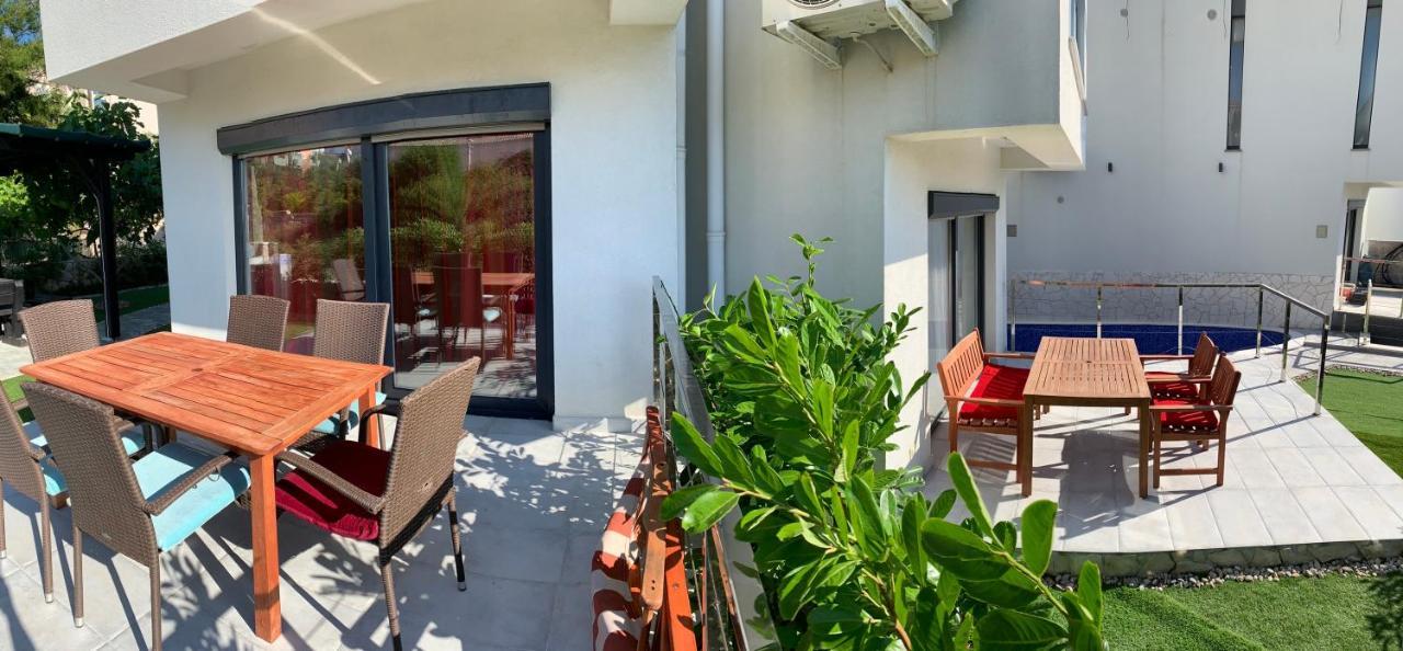 Villa Legacy 2 โนวาลยา ภายนอก รูปภาพ