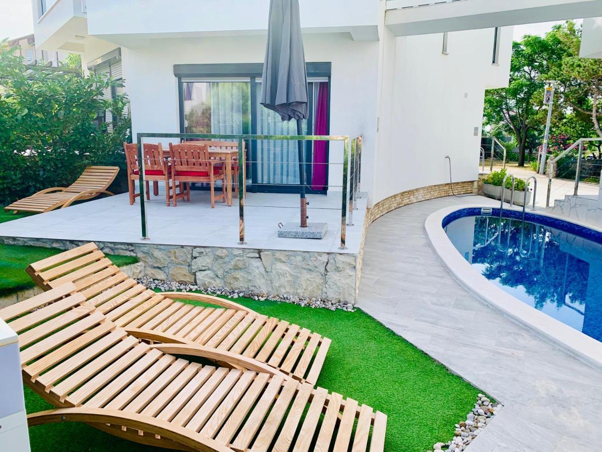 Villa Legacy 2 โนวาลยา ภายนอก รูปภาพ
