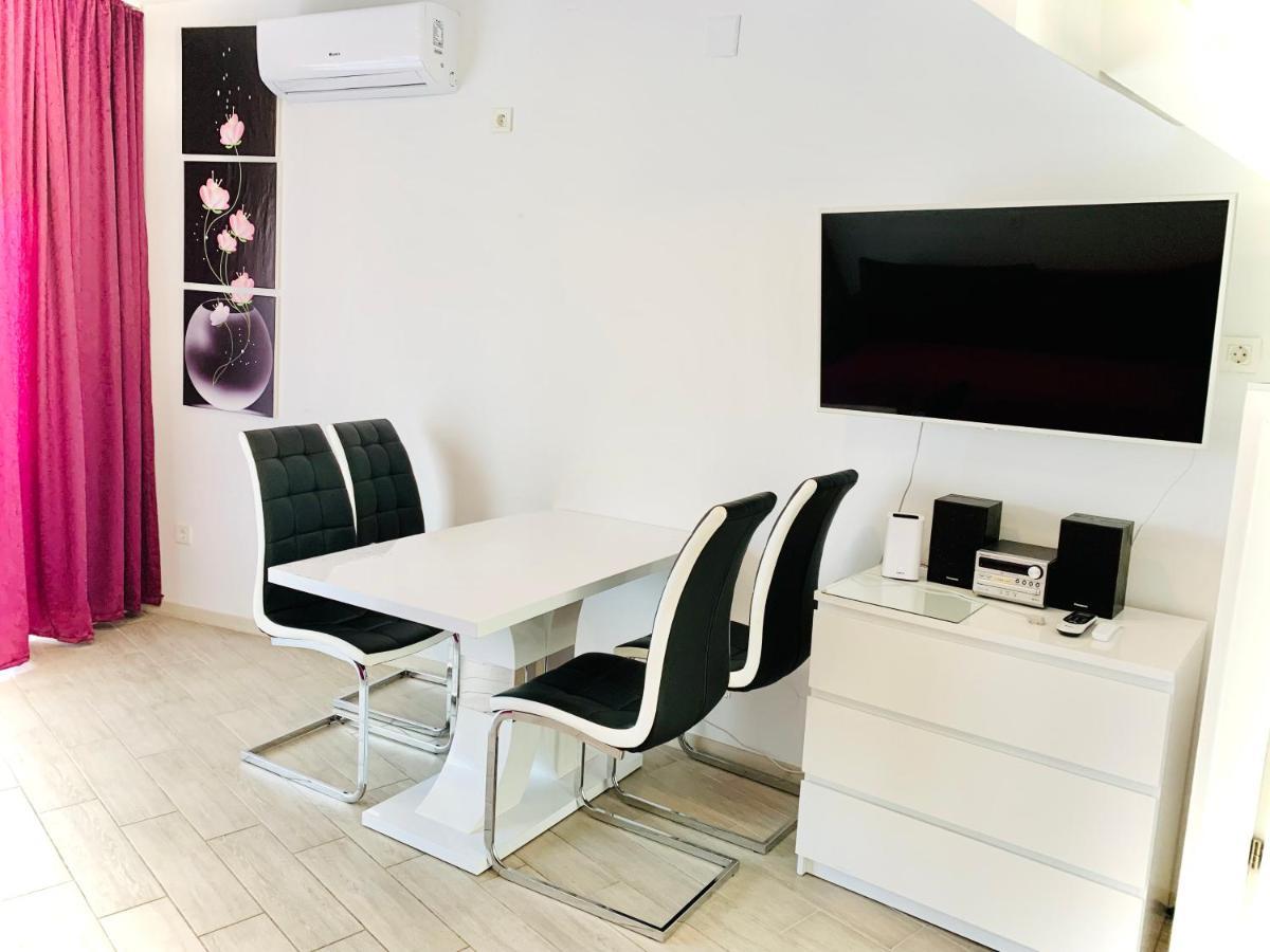 Villa Legacy 2 โนวาลยา ภายนอก รูปภาพ